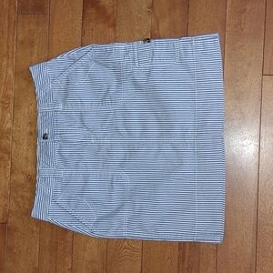 GH. Bass & Co. 100% cotton striped skirt with pockets size 6